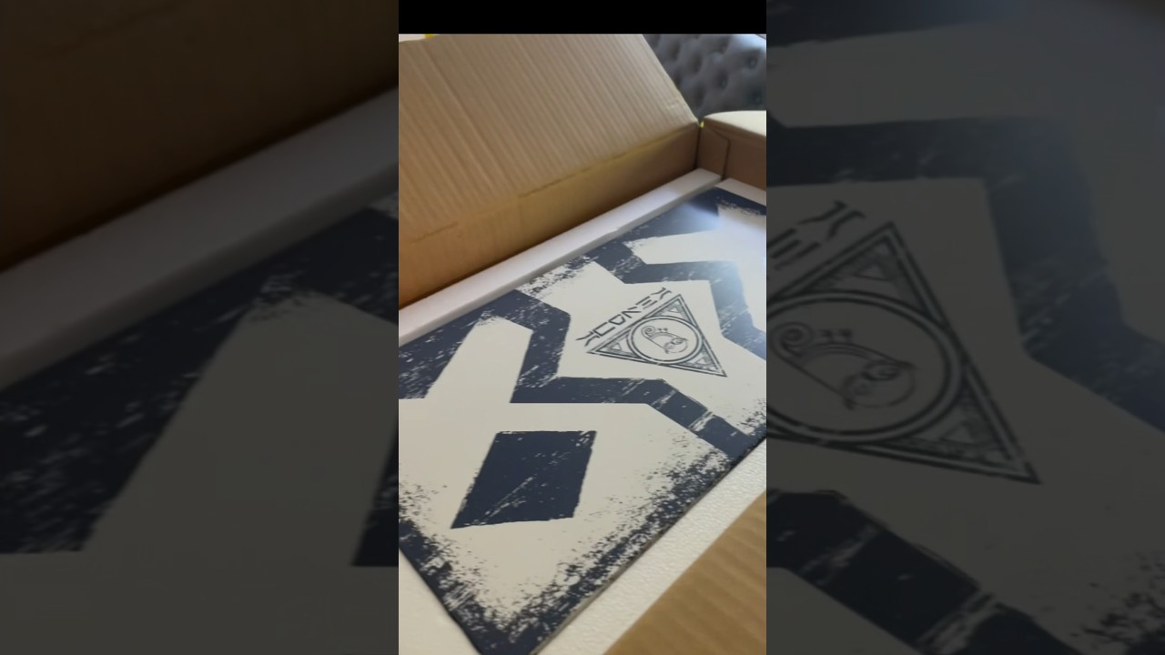 Limited Edition Lightsaber UNBOXING - Ahsoka 