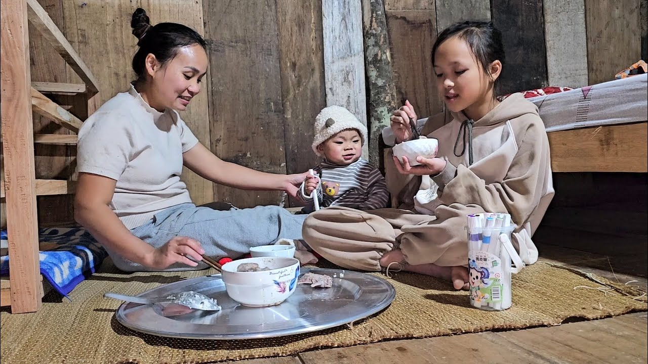 Что делает мать-одиночка, чтобы воспитать своего ребенка? Простая еда, полная любви