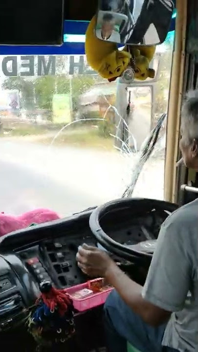 Supir Legend 32 Tahun Di Bus PMTOH.A legend drivers of 32 years lives on the bus