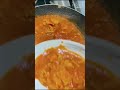 huevito en salsa roja con frijolitos de olla