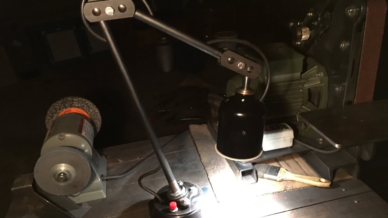 Homemade Articulated bench lamp - DIY -Lámpara articulada de banco - настольная лампа сочлененный