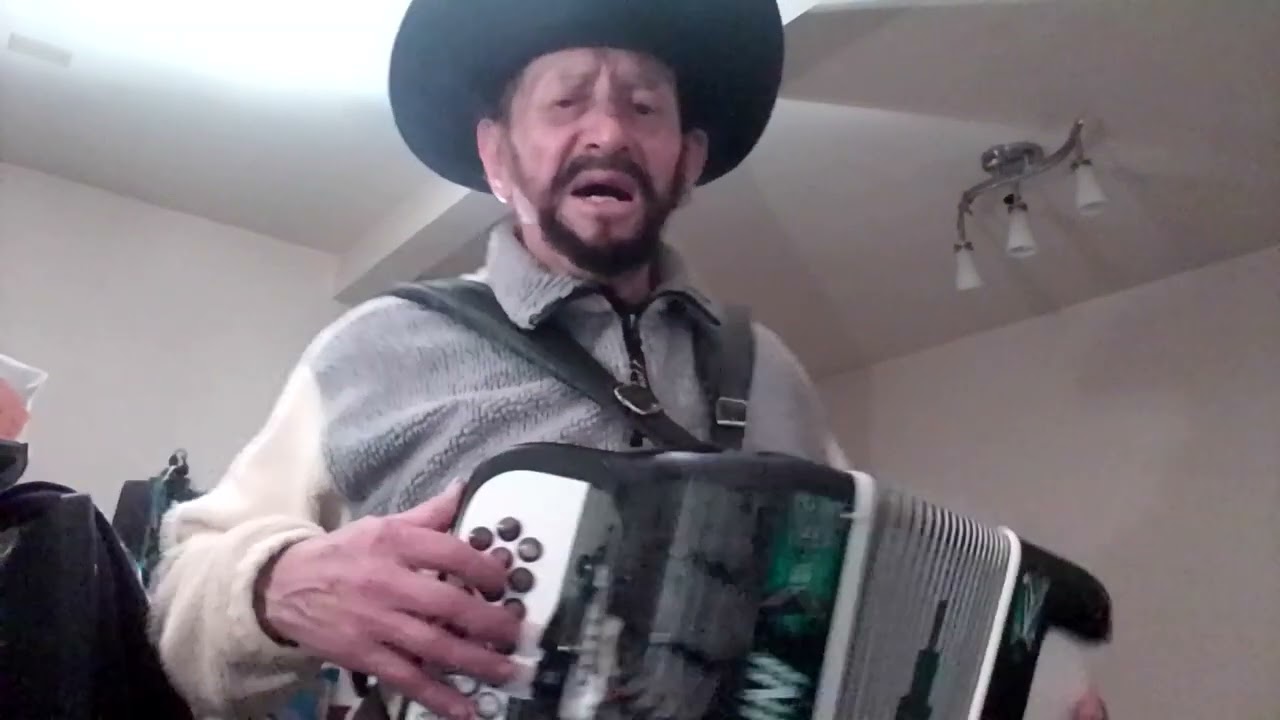 Dos Amigos By Cesar Estrada 