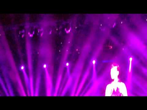 不必在乎我是谁 Bu Bi Zai Hu Wo Shi Shui - 林憶莲 Sandy Lam Pranava Singapore 23 Jul 16