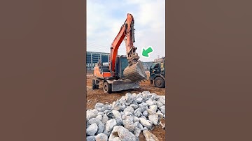 Máy xúc xoay gầu 360 độ để gom đá. #excavator