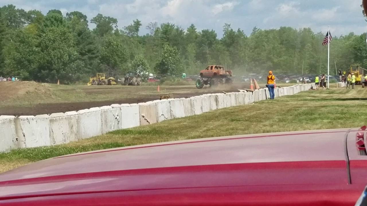 Alcohaulin at Trucks Gone Wild Barnyard Livermore, Maine 8616 YouTube