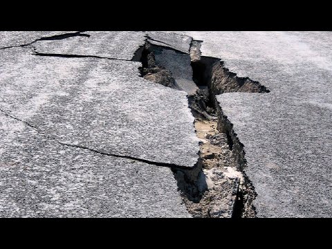 видео: Люди выбегали из домов и прятались в укрытия. В Алматы проводят эвакуацию из-за землетрясения