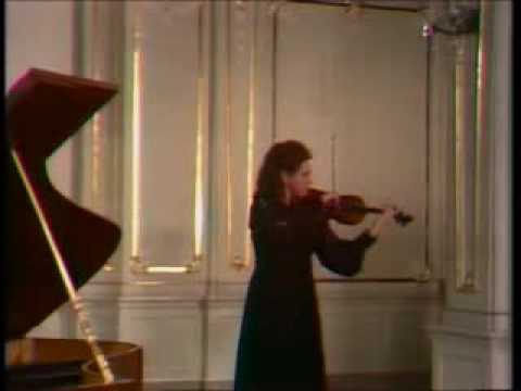 Jela Spitkova - Paganini   Campanella