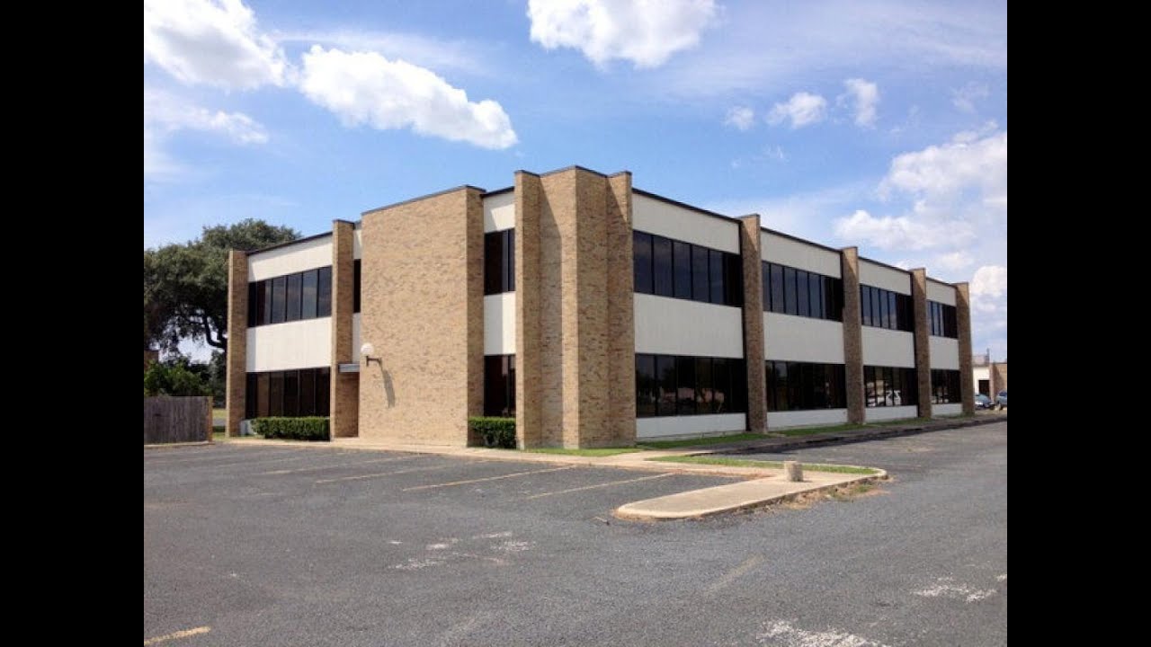 Homes for sale - 1910 Commerce, Victoria, TX 77901