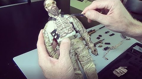 Unboxing the 1/6 Scale Easy & Simple NSW Overwatch Breacher Action Figure