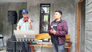 The best violinist and singer I've ever seen in the Philippines...