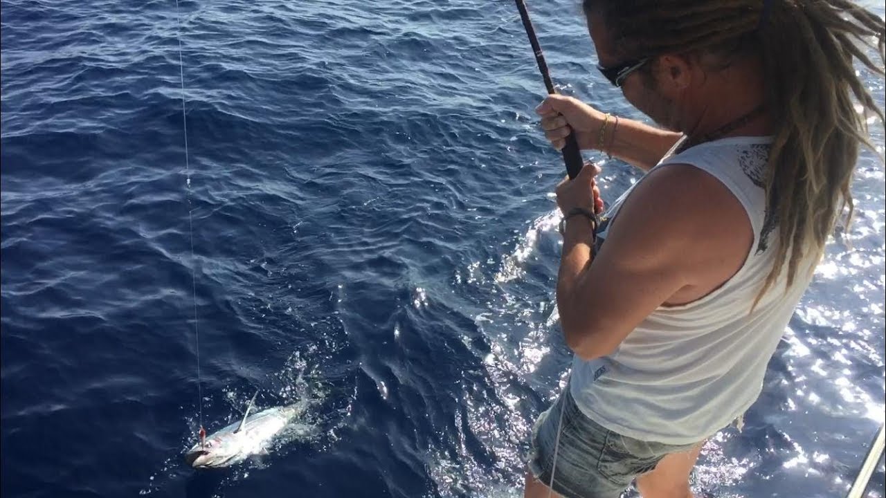 We caught tuna! How to cook? Recipe of pasta carbonara with tuna from Sardinia (Ep.28) Sailing Kanoa