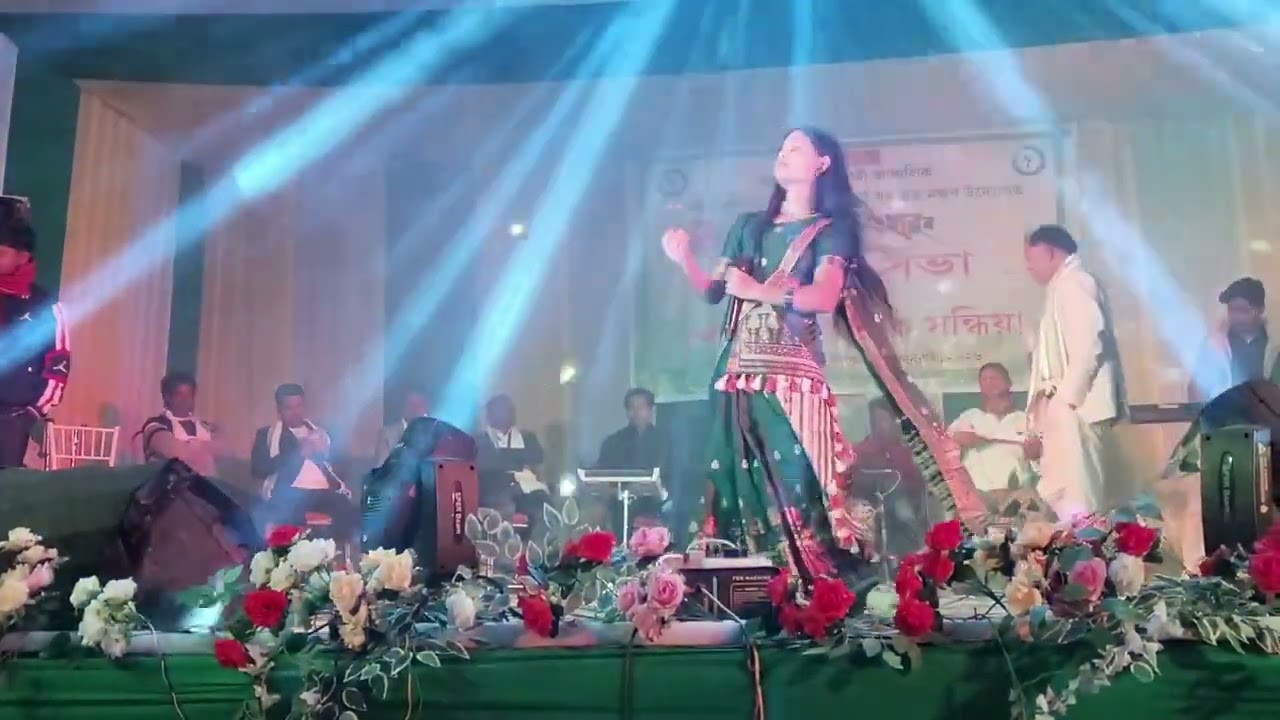 12 মাসে 13 ফুল ফোটে অনেক সুন্দর কন্ঠ নিয়ে সুলতানা পারভীন গান গাইছে 💯💗❤️