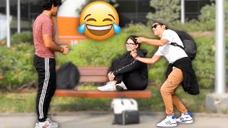 Me tomo fotos con la novia de desconocidos! | Como ligar en la universidad