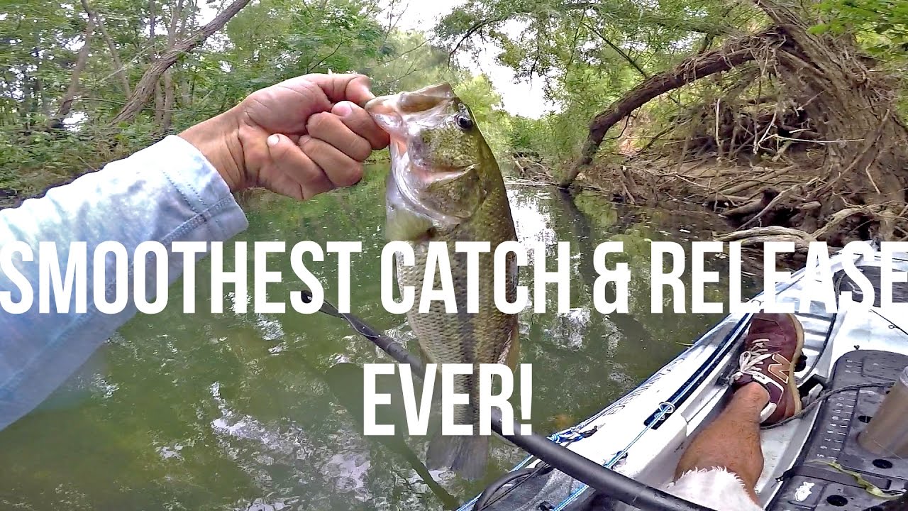 Smoothest Catch & Release ever, Cibolo Creek Texas Kayak Bass Fishing