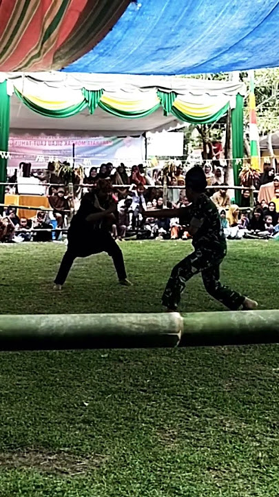 pencak silat tradisional silau laut (kedatangan tamu dari batu bara)