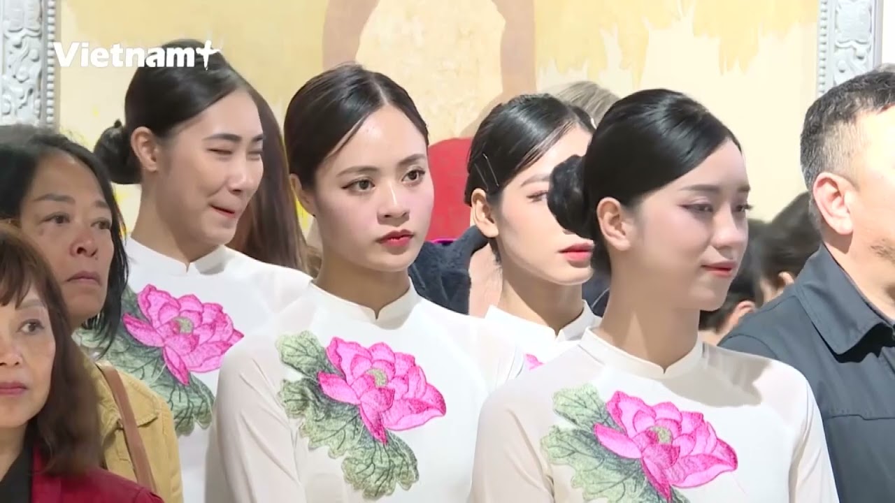 Vietnamese lacquer art promoted in France