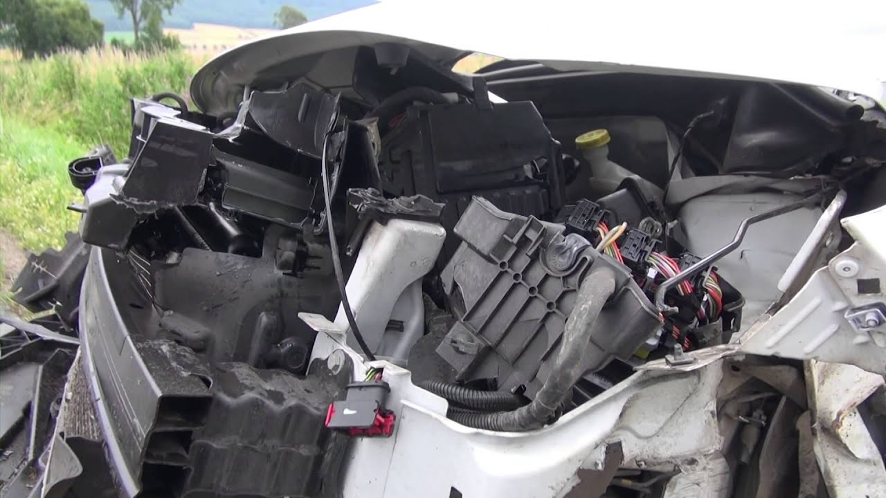 Schon wieder: Crash am Schützenhaus in Bisperode