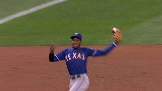 TEX@SEA: Profar goes up the ladder to haul in chopper