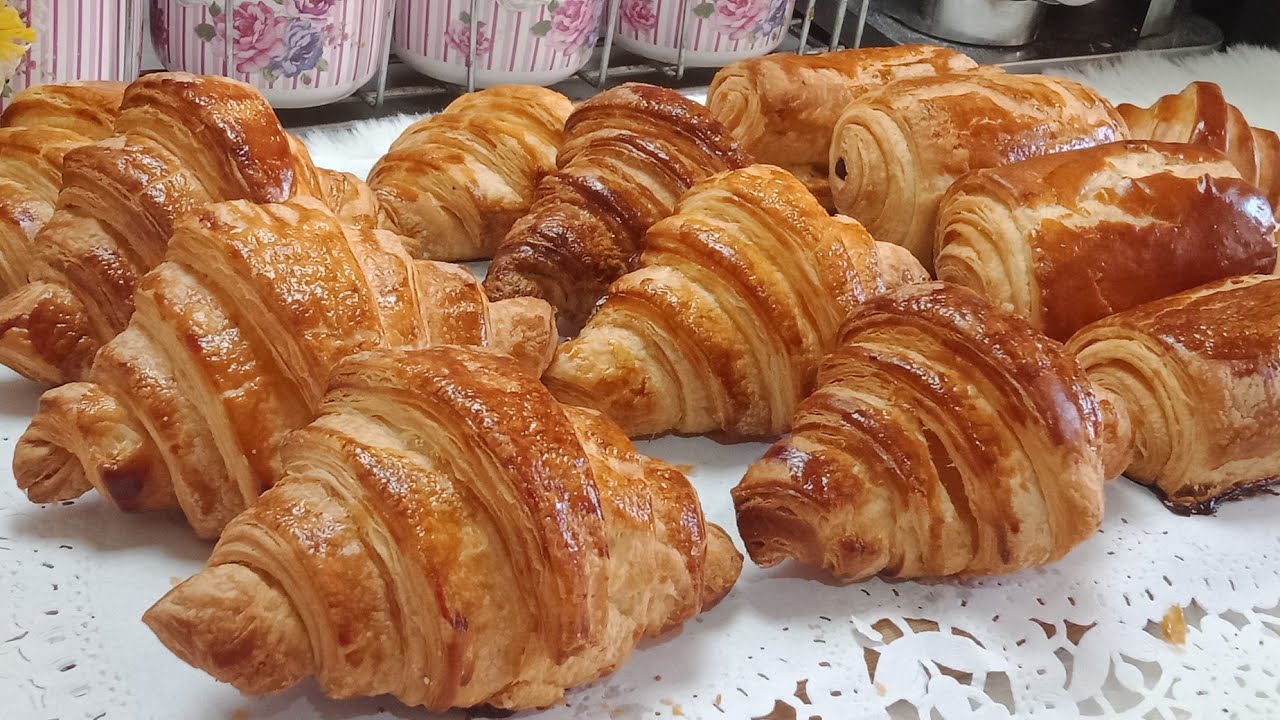 كرواصون مورق ومقرمش احسن من المحلات بدون محسن وبطريقة سهلة ومبسطة. سلطانة الحلويات