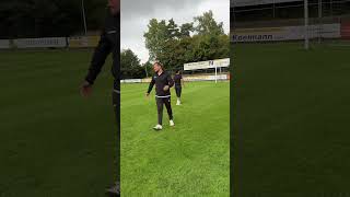 11 Meter Challenge Gegen Einen Profifussballer