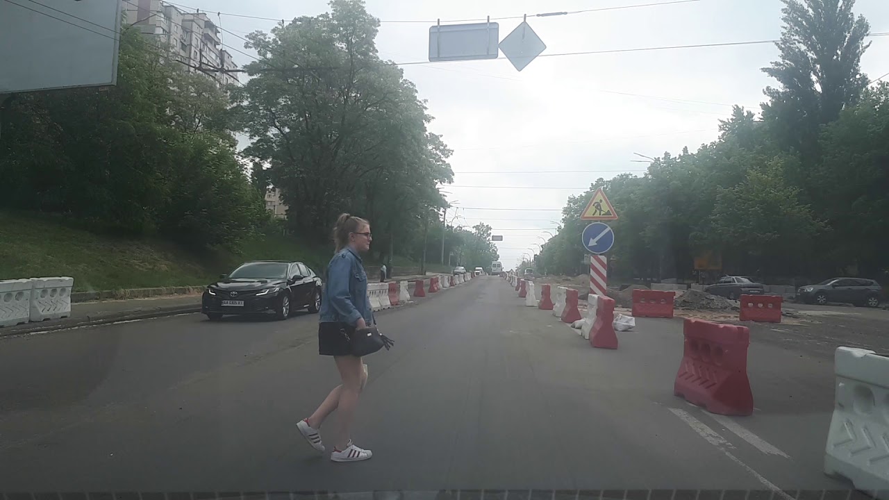 Развороты на ремонтирующемся перекрестке Академгородок - YouTube