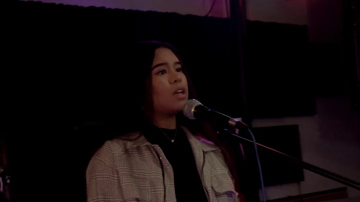 Fly Before You Fall (cover) Daniela Vassallo