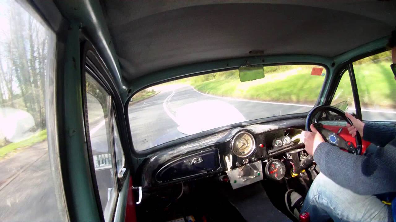 Trip to Stroud in Rover V8 Morris Minor, Wheel Nuts Classic Car Show