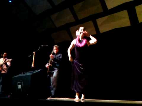 Hapa - Lei Manoa feat. Malia Petersen (Ashland, OR 3/31/2010)