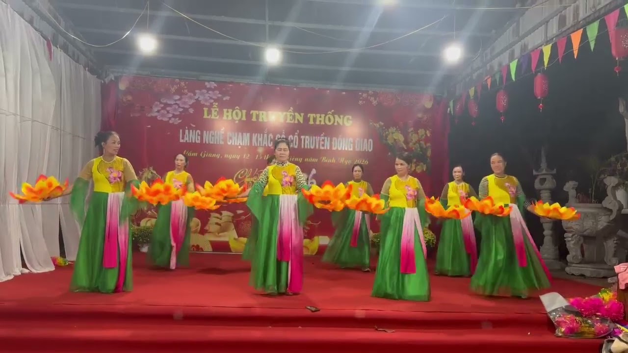 Về hội làng thôn đông giao 