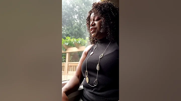 Tracy Cain sings Blackbird