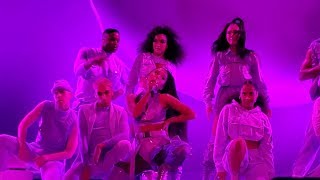 Download Lagu Ariana Grande - Make Up (Sweetener World Tour, Vancouver) MP3 Download Lagu Ariana Grande - Make Up (Sweetener World Tour, Vancouver) MP3
