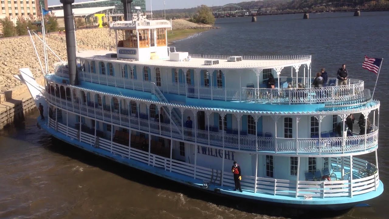 riverboat cruise dubuque iowa