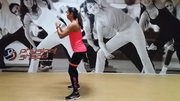 AGACHAMENTO E PASSADA ALTERNADA COM MINI BAND | EXERCÍCIO COM MINI BAND | TREINO DE PERNAS | JFIT