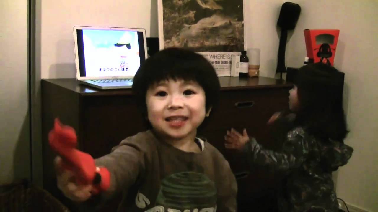 ACジャパン あいさつの魔法でテンション上がる子供達 - YouTube