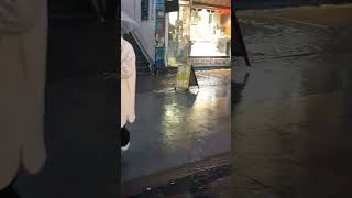 Ayvalıkta Bardaktan Boşanırcasına Yağmur Yağıyor.