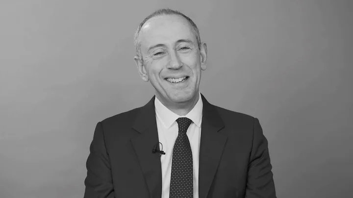 What is Nicholas Hytner currently reading?