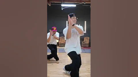 Don't you need me like I need you now? 🫶 #rose #brunomars #apt |  APT Class