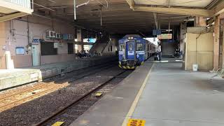 4121次500型區間車往中壢離開+642次復興號(E404)+1148次800型區間車同時進入樹林站