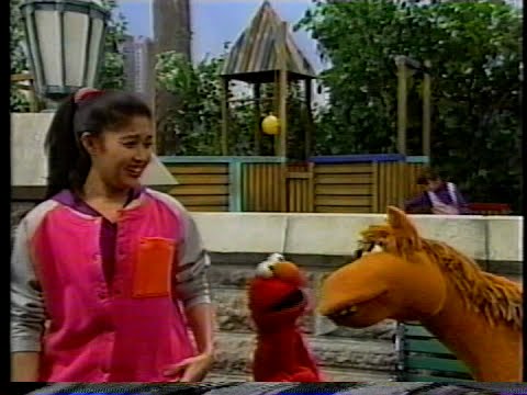 Sesame Street - Celina, Elmo & Buster Jog/Zoe Practices Counting