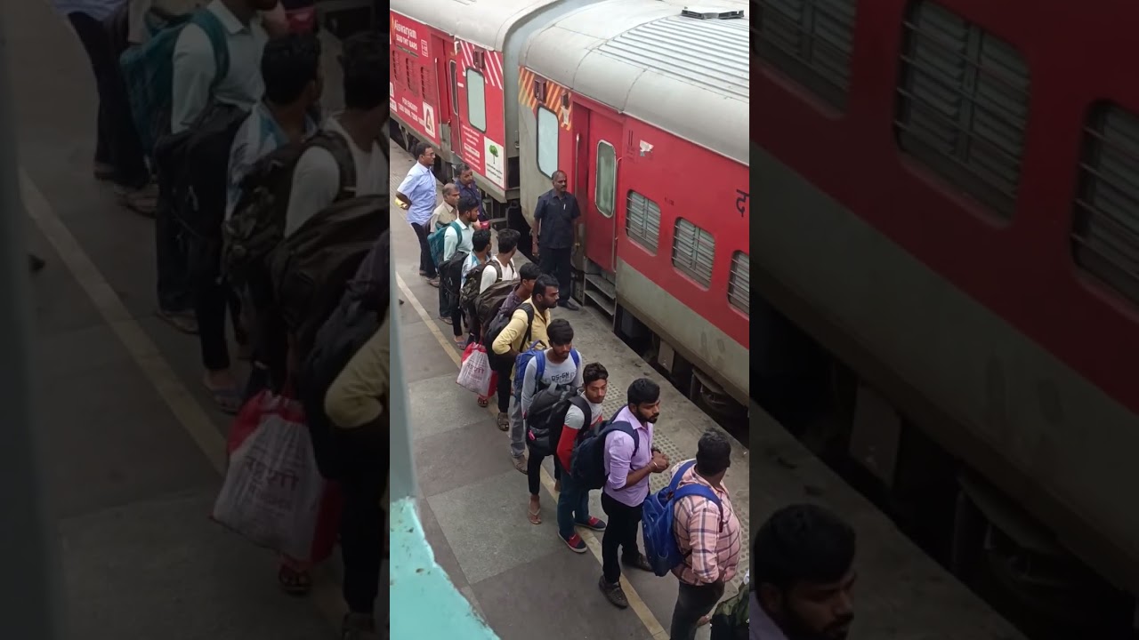 Vaigai Express Unreserved Coach Queue