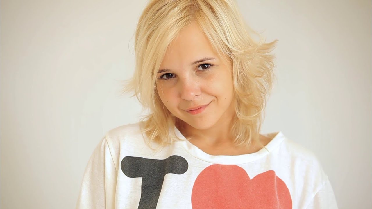 Wheat and Whispers – A Dreamy Girl’s Song || Music Pulse