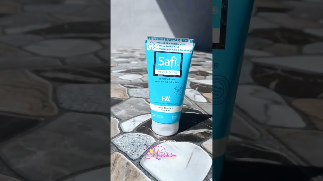 Safi hydra glow hydrating water cleanser 