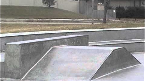 Switch Noseslide Kickflip out