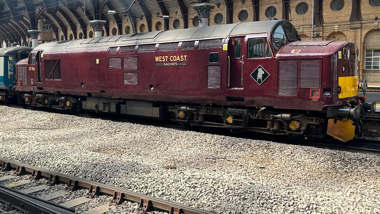 37706 + 47804 WCR leaving York Railway Station 