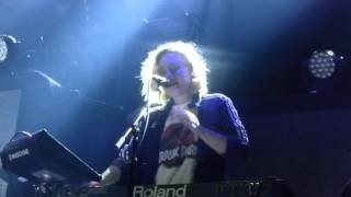 Video thumbnail of "Shura - Nothing's Real (HD) - Roundhouse - 20.02.16"