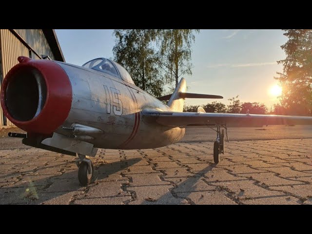 21st Century Toys 1/18 MIG-15 BIS toy review - YouTube