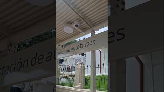 Technology has arrived at bus stops in El Salvador. Smart bus stops