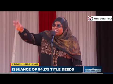 Sina Mengi mimi ni 2 term! Kwale Governor Fatuma Achani cracks Ruto during her short speech.