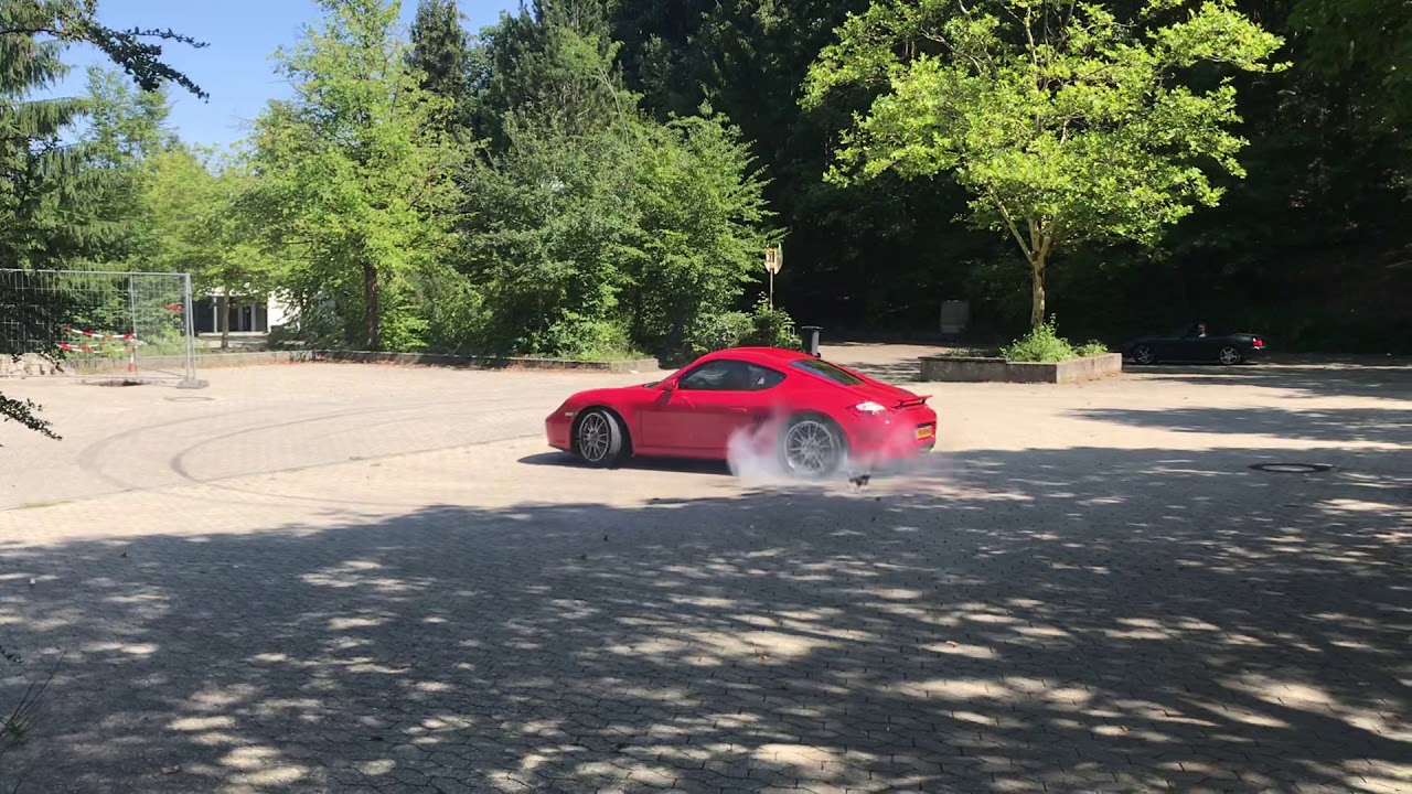 Porsche Cayman S 987 donuts burnout