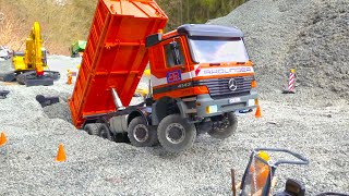 SPECIAL RC TRUCK AND CONSTRUCTION MACHINES IN ACTION - MB ACTROS TIPPER TRUCK - SCANIA SHOW TRUCK